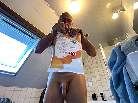 Snapshot of martxxxxx chatting on 09/25/25, 08:40 martxxxxx online show from 09/25/25, 08:40