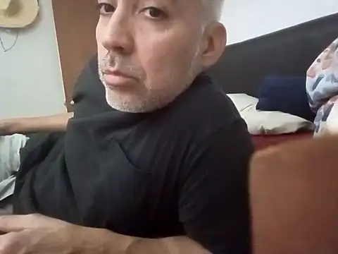 Snapshot of Xoc8_ chatting on 10/15/25, 02:44 Xoc8  online show from 10/15/25, 02:44