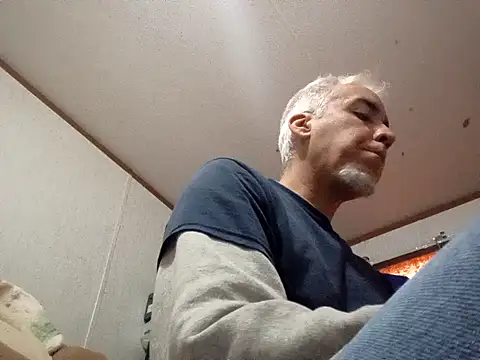 Snapshot of Xoc8_ chatting on 11/02/25, 07:27 Xoc8  online show from 11/02/25, 07:27