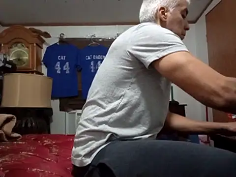 Snapshot of Xoc8_ chatting on 11/10/25, 01:37 Xoc8 online show from 11/10/25, 01:37