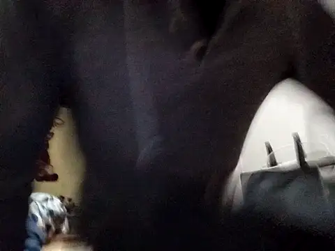 Snapshot of Xoc8_ chatting on 11/15/25, 10:04 Xoc8 online show from 11/15/25, 10:04