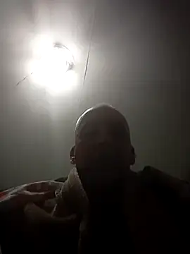 Snapshot of Xoc8_ chatting on 11/19/25, 03:23 Xoc8 online show from 11/19/25, 03:23