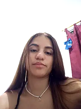 Snapshot of AnthonelaDuque chatting on 01/11/25, 02:41 AnthonelaDuque online show from 01/11/25, 02:41