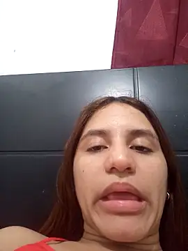 Snapshot of AnthonelaDuque chatting on 02/13/25, 02:34 AnthonelaDuque online show from 02/13/25, 02:34