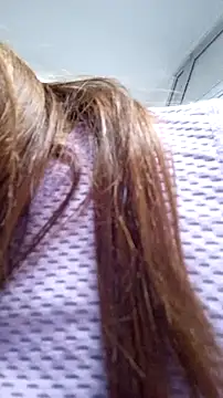 Snapshot of AnthonelaDuque chatting on 11/12/25, 11:32 AnthonelaDuque online show from 11/12/25, 11:32