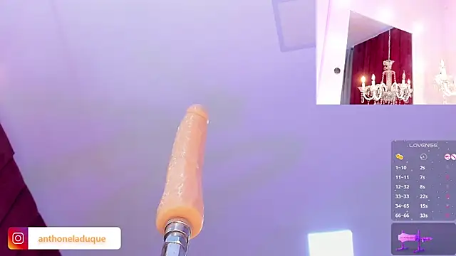 Snapshot of AnthonelaDuque chatting on 12/15/25, 02:16 AnthonelaDuque online show from 12/15/25, 02:16