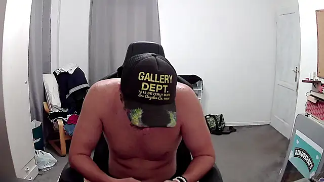 PKrisztian online show from 10/03/25, 04:04