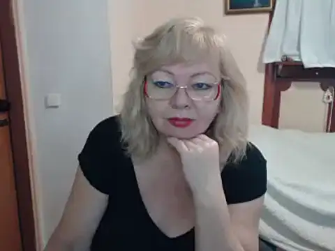 EvelynLoveShy online show from 12/25/24, 08:18