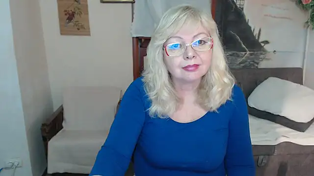 EvelynLoveShy online show from 11/13/25, 05:45