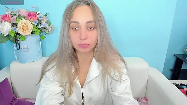 Snapshot of PerfectJulllia chatting on 05/12/26, 02:03 PerfectJulllia online show from 05/12/26, 02:03