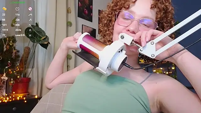 Snapshot of _lightmyfire chatting on 12/29/24, 12:34 lightmyfire online show from 12/29/24, 12:34