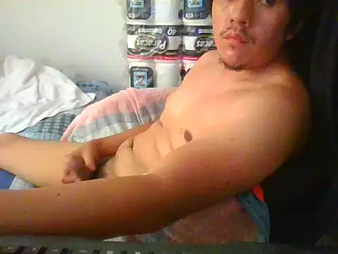Snapshot of gian1230 chatting on 04/20/26, 04:32 gian1230 online show from 04/20/26, 04:32