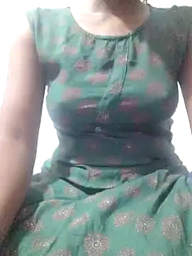 rituporna2004 online show from 01/04/25, 10:05