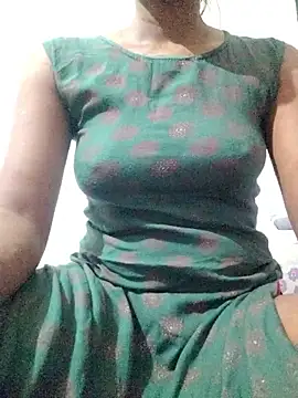 Snapshot of rituporna2004 chatting on 11/13/25, 02:43 rituporna2004 online show from 11/13/25, 02:43