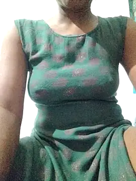 Snapshot of rituporna2004 chatting on 11/24/25, 01:55 rituporna2004 online show from 11/24/25, 01:55