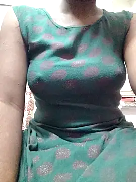 Snapshot of rituporna2004 chatting on 12/17/25, 04:46 rituporna2004 online show from 12/17/25, 04:46