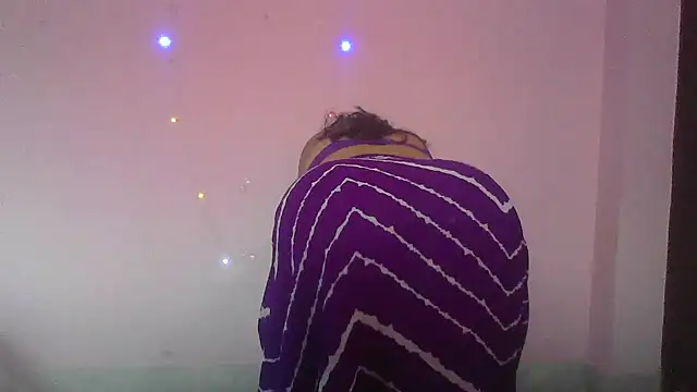 Snapshot of my-laila chatting on 12/23/25, 07:28 my-laila online show from 12/23/25, 07:28