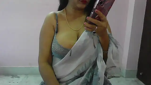 Snapshot of my-laila chatting on 02/26/26, 06:01 my-laila online show from 02/26/26, 06:01