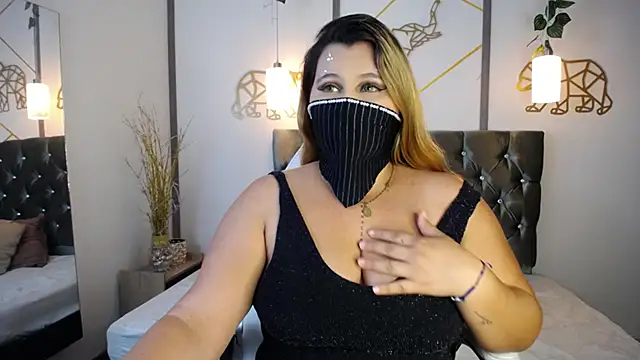 SalmaZaman online show from 01/19/25, 07:37