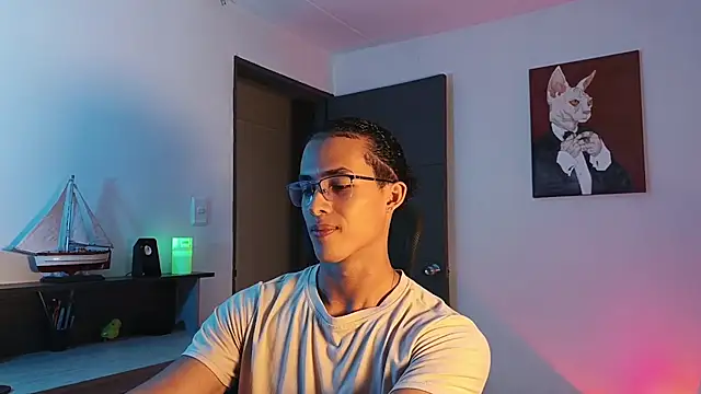 Snapshot of alejo_x3 chatting on 11/30/25, 11:20 alejo x3 online show from 11/30/25, 11:20