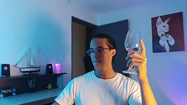 Snapshot of alejo_x3 chatting on 12/02/25, 01:11 alejo x3 online show from 12/02/25, 01:11