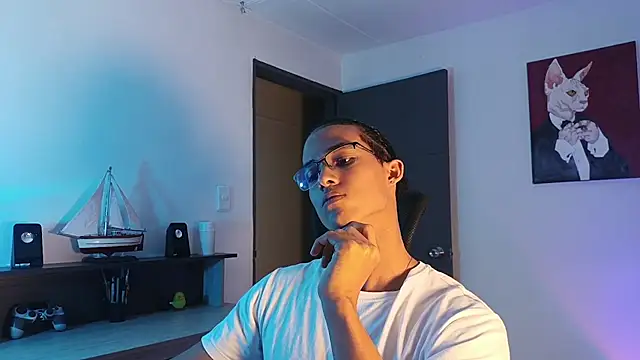 Snapshot of alejo_x3 chatting on 12/02/25, 11:00 alejo x3 online show from 12/02/25, 11:00