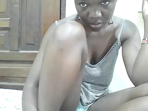 Snapshot of Ebony_Sweetcandy chatting on 04/18/26, 07:58 Ebony Sweetcandy online show from 04/18/26, 07:58