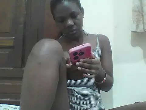 Snapshot of Ebony_Sweetcandy chatting on 04/21/26, 06:34 Ebony Sweetcandy online show from 04/21/26, 06:34