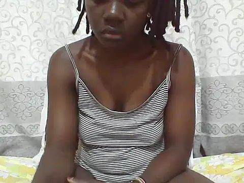 Snapshot of Ebony_Sweetcandy chatting on 06/03/26, 01:08 Ebony Sweetcandy online show from 06/03/26, 01:08