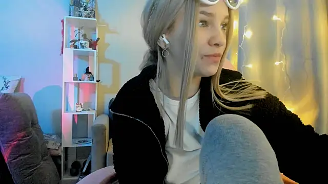 Ledy WWWII online show from 12/12/24, 04:10