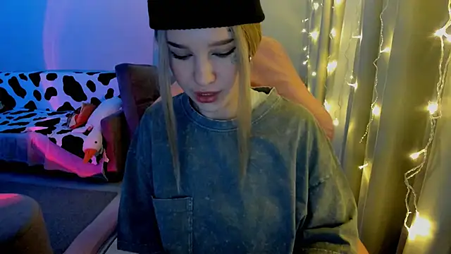 Ledy WWWII online show from 12/19/24, 05:29