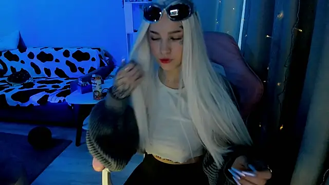 Ledy WWWII online show from 01/03/25, 01:47