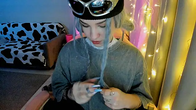 Ledy WWWII online show from 01/11/25, 08:21