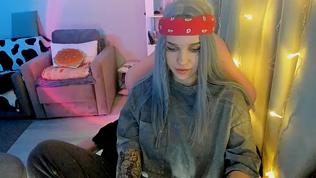 Ledy WWWII online show from 01/19/25, 06:43