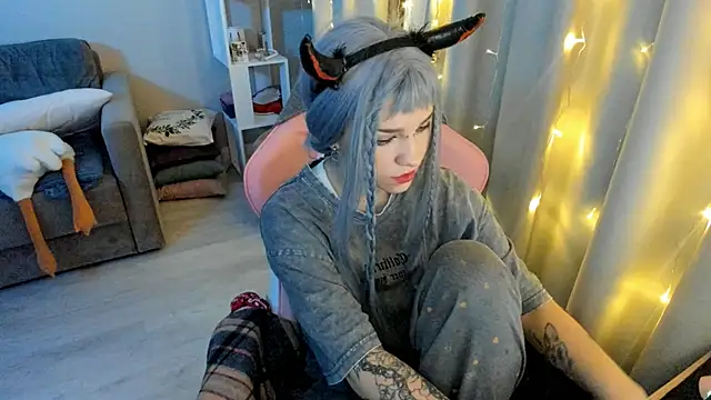 Ledy WWWII online show from 01/29/25, 04:52