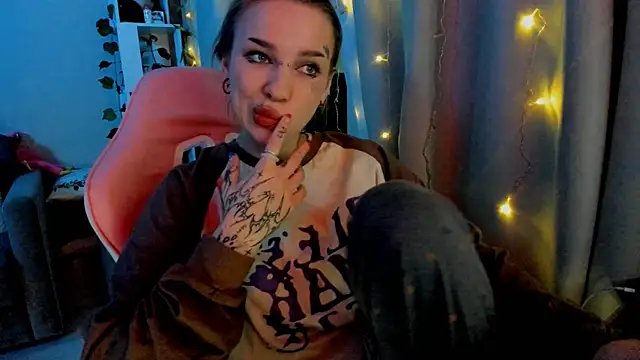 Ledy WWWII online show from 02/01/25, 04:33