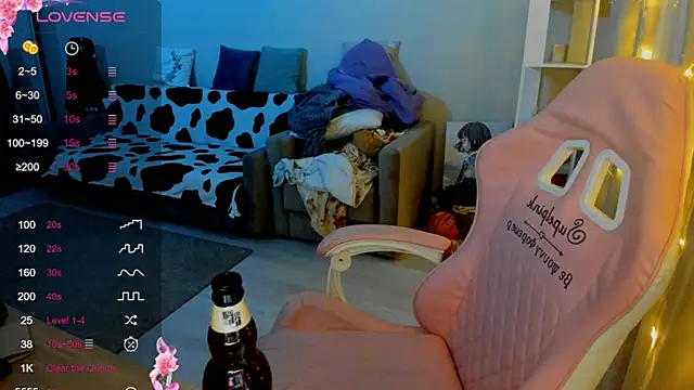 Ledy WWWII online show from 02/19/25, 06:32