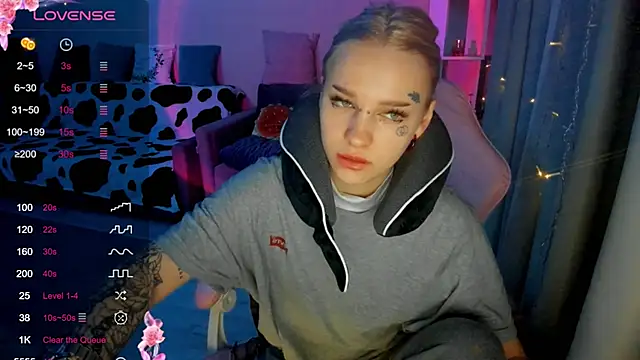 Ledy WWWII online show from 02/22/25, 05:02