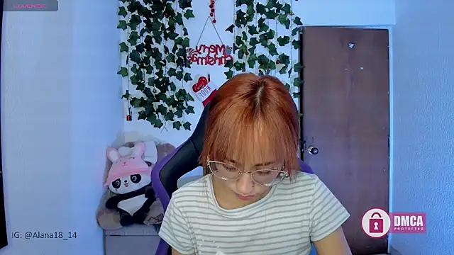 Snapshot of Alana_Pherson chatting on 01/04/25, 06:30 Alana Pherson online show from 01/04/25, 06:30