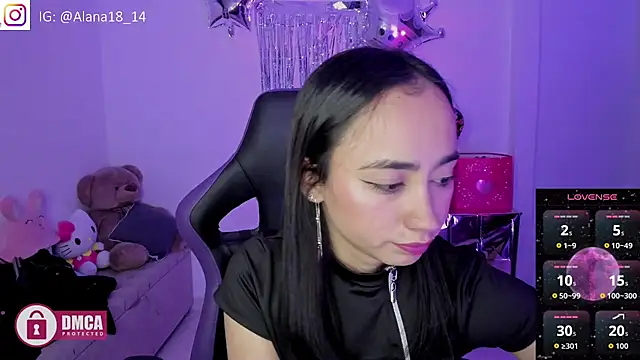 Snapshot of Alana_Pherson chatting on 09/14/25, 04:55 Alana Pherson online show from 09/14/25, 04:55