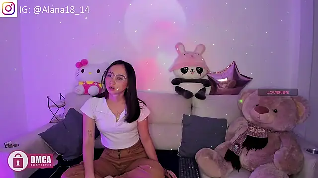 Snapshot of Alana_Pherson chatting on 09/28/25, 01:33 Alana Pherson online show from 09/28/25, 01:33