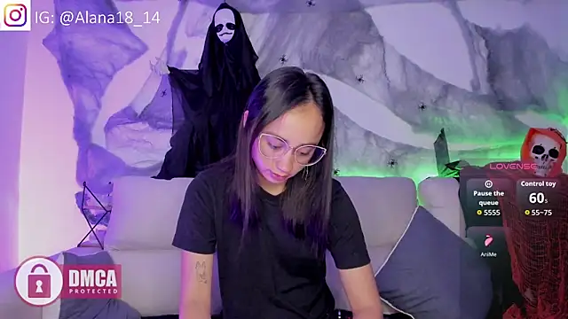 Snapshot of Alana_Pherson chatting on 10/07/25, 07:38 Alana Pherson online show from 10/07/25, 07:38