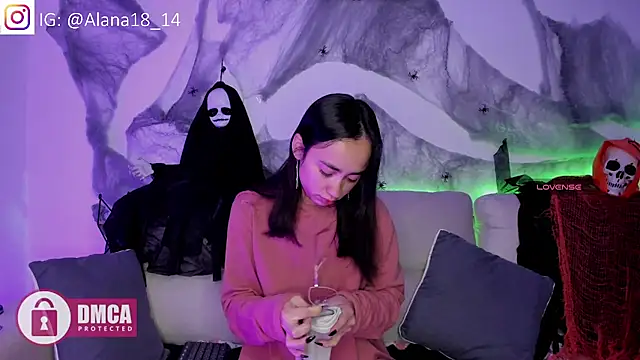 Snapshot of Alana_Pherson chatting on 10/10/25, 07:40 Alana Pherson online show from 10/10/25, 07:40