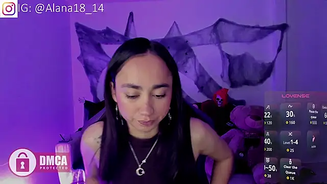 Snapshot of Alana_Pherson chatting on 10/25/25, 08:55 Alana Pherson online show from 10/25/25, 08:55