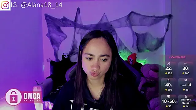 Snapshot of Alana_Pherson chatting on 10/29/25, 07:43 Alana Pherson online show from 10/29/25, 07:43