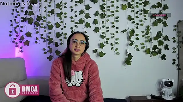 Alana Pherson online show from 04/18/26, 01:42