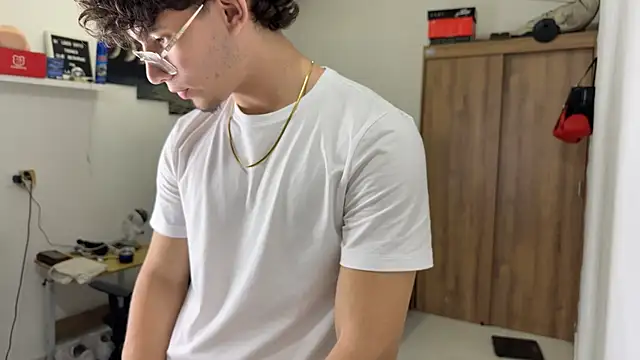 Snapshot of Kisan_Smith chatting on 11/13/25, 01:15 Kisan Smith online show from 11/13/25, 01:15