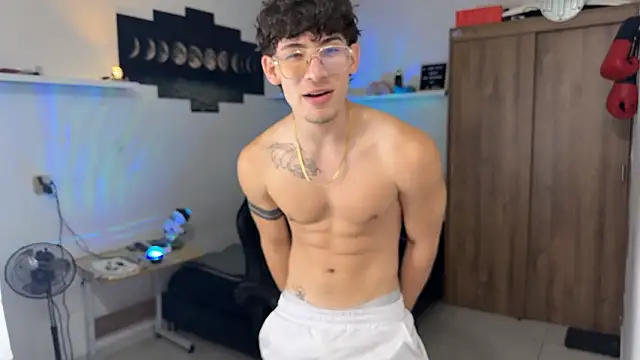 Snapshot of Kisan_Smith chatting on 02/17/26, 02:30 Kisan Smith online show from 02/17/26, 02:30