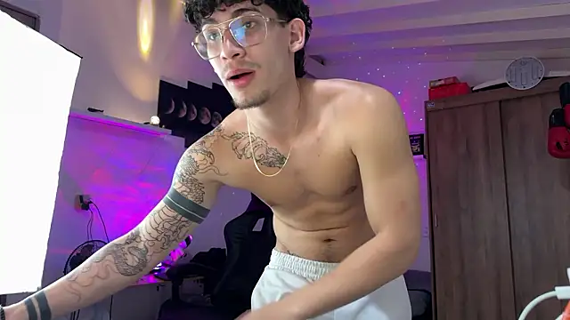 Snapshot of Kisan_Smith chatting on 03/19/26, 05:55 Kisan Smith online show from 03/19/26, 05:55