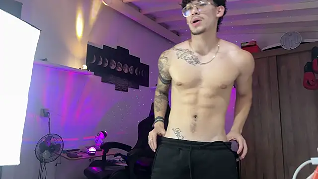 Snapshot of Kisan_Smith chatting on 04/08/26, 04:34 Kisan Smith online show from 04/08/26, 04:34